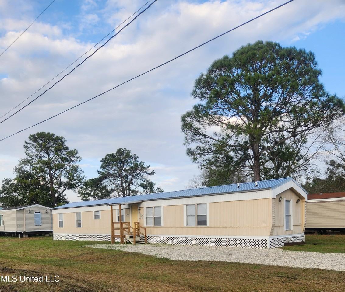 9267 Cuandet Rd - Photo 2 of 19
