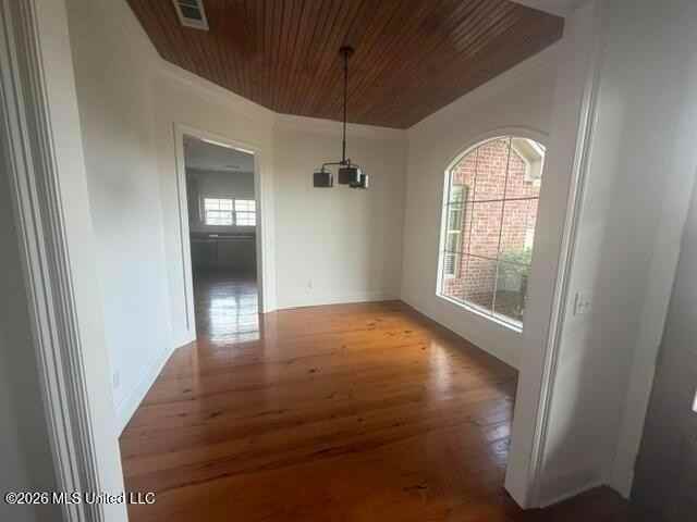242 Huntington Holw - Photo 2 of 20