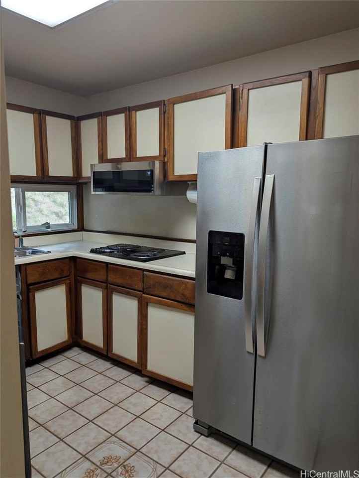 1279 Aupapaohe St - Photo 4 of 24