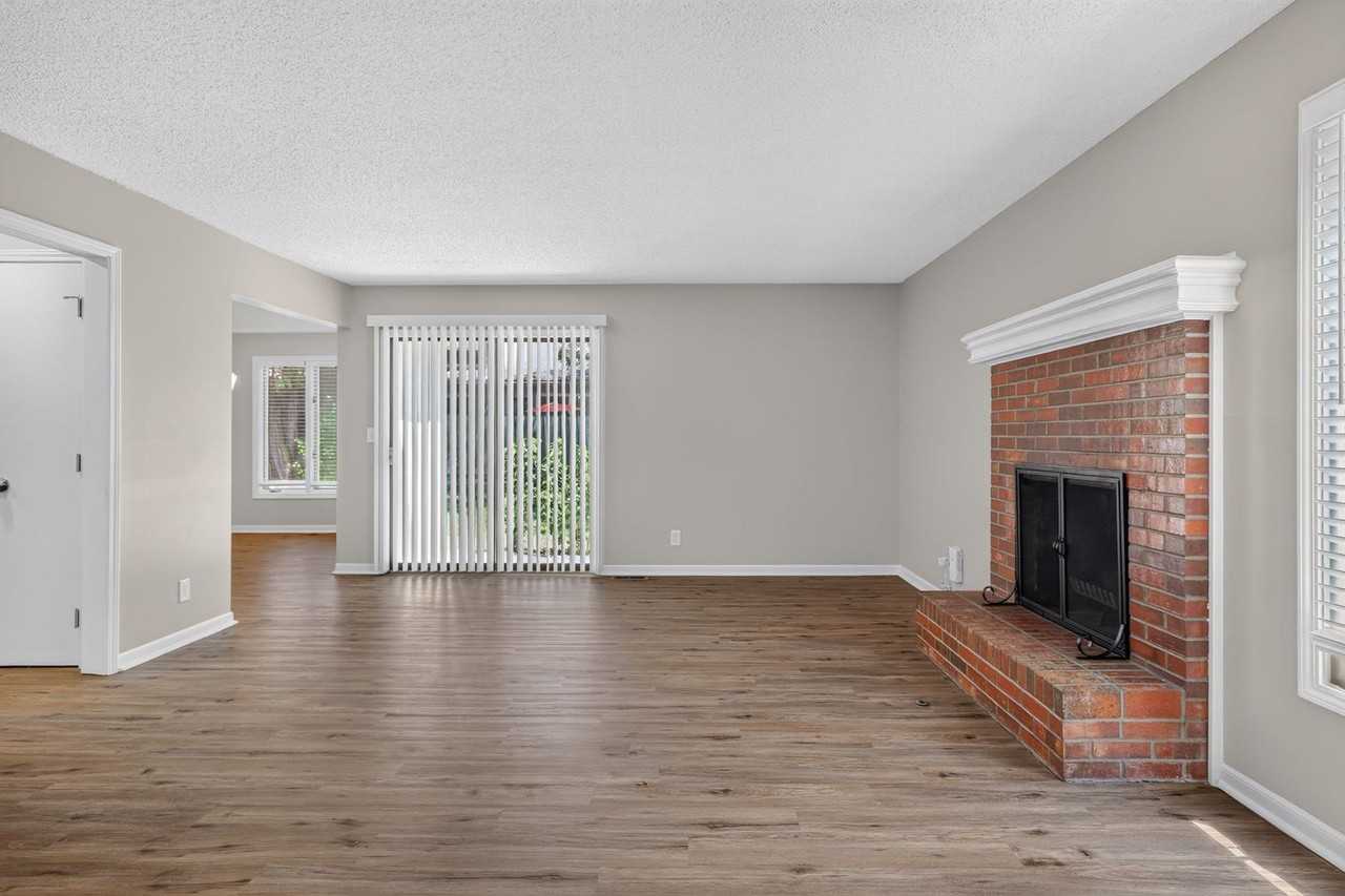 10800 W 116th St - Photo 5 of 41