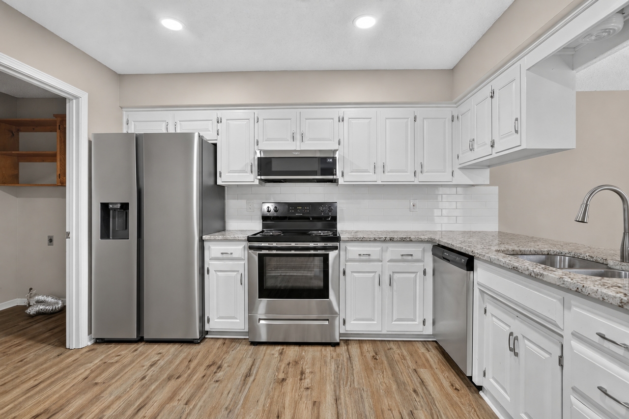 10800 W 116th St - Photo 6 of 41