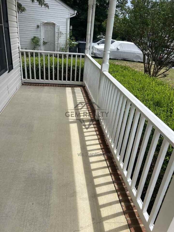 3211 Lancaster Ring Rd - Photo 3 of 9