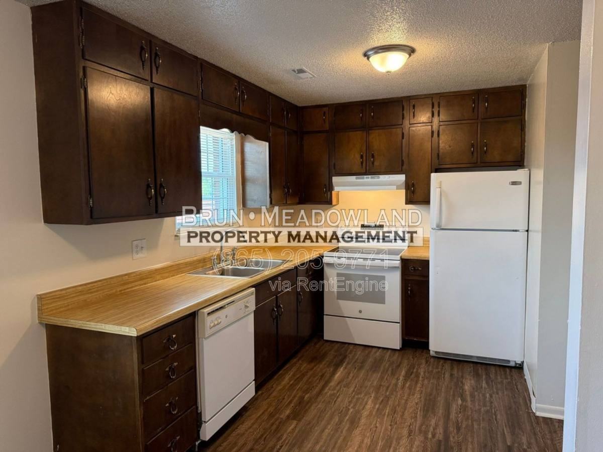 128 Lynnwood Dr #7 - Photo 5 of 10