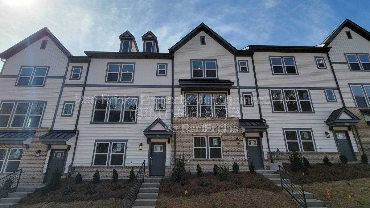 2354 Donnelly Hills Ln - Photo 3 of 10