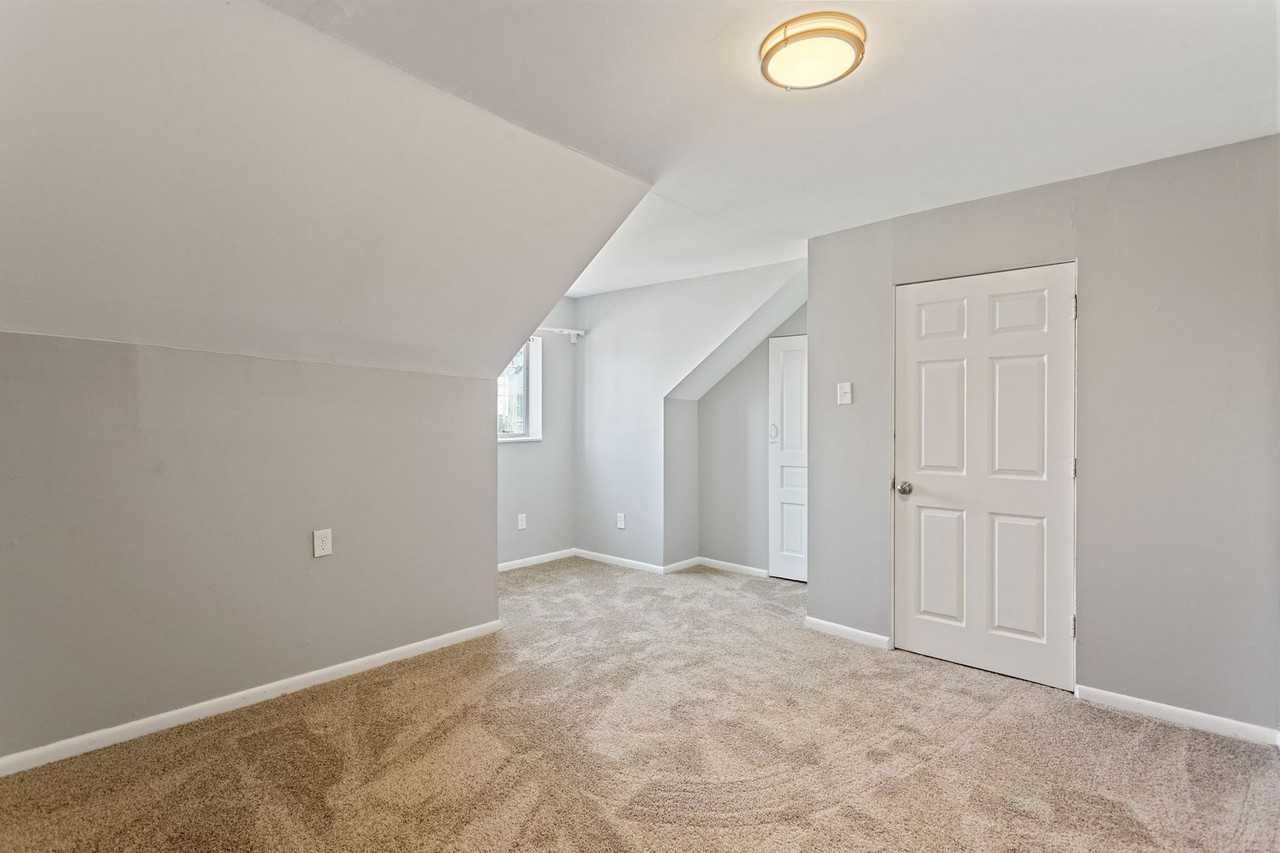 147 Amabell St - Photo 4 of 20