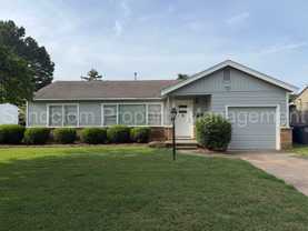 4624 E 24th Pl - Photo 1 of 1
