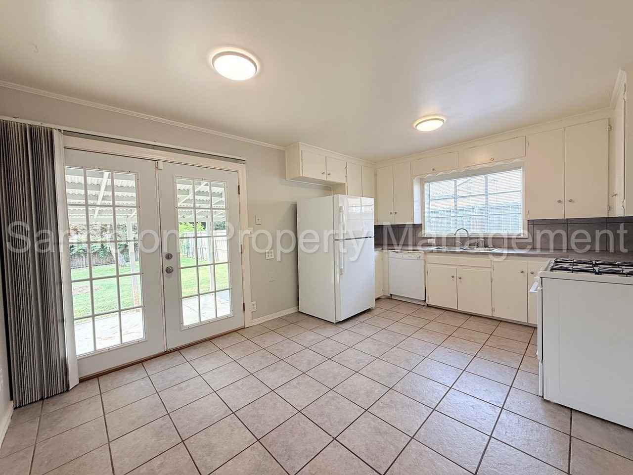 4624 E 24th Pl - Photo 5 of 19