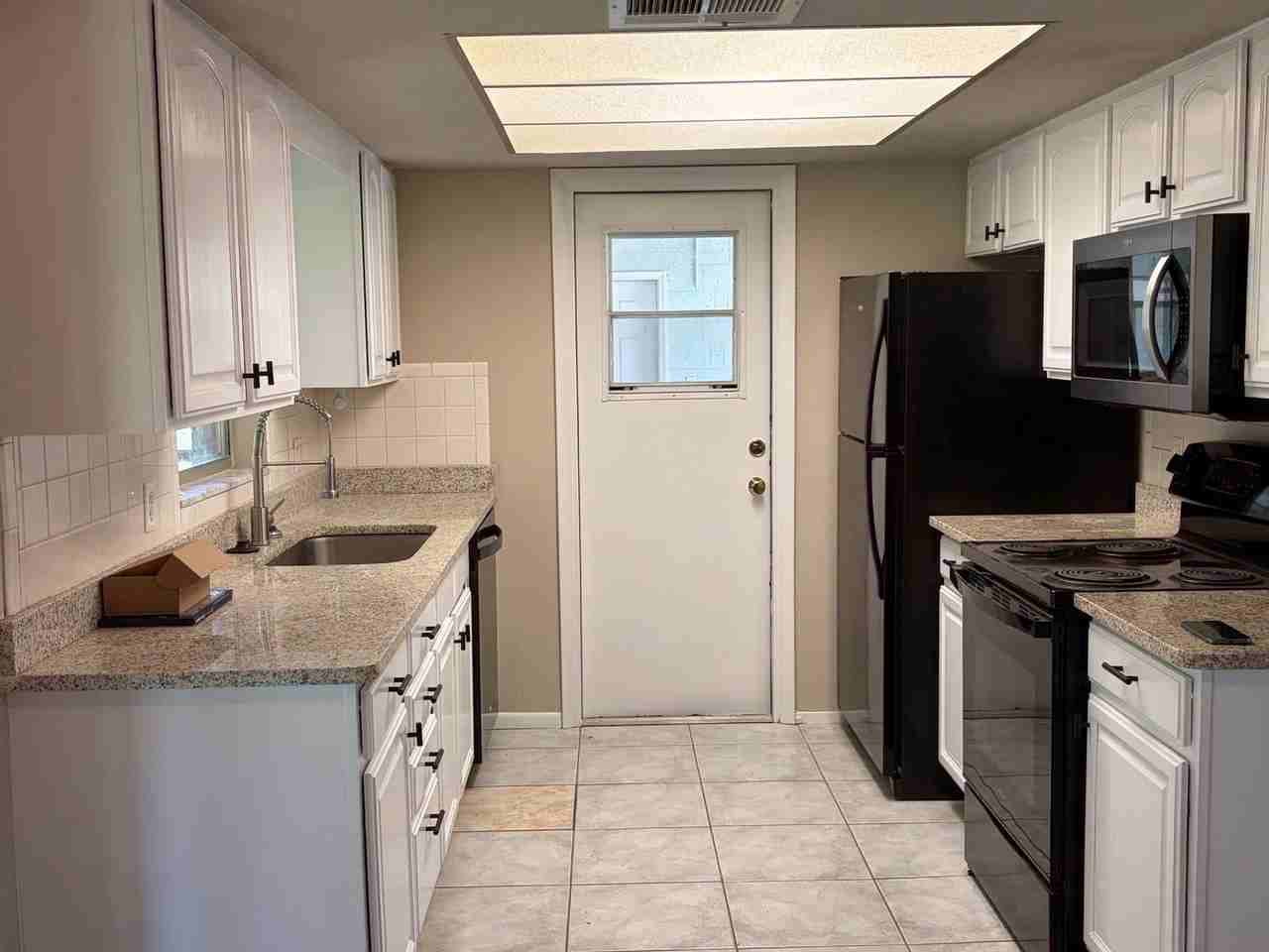 608 Sacre Coeur Dr - Photo 5 of 17