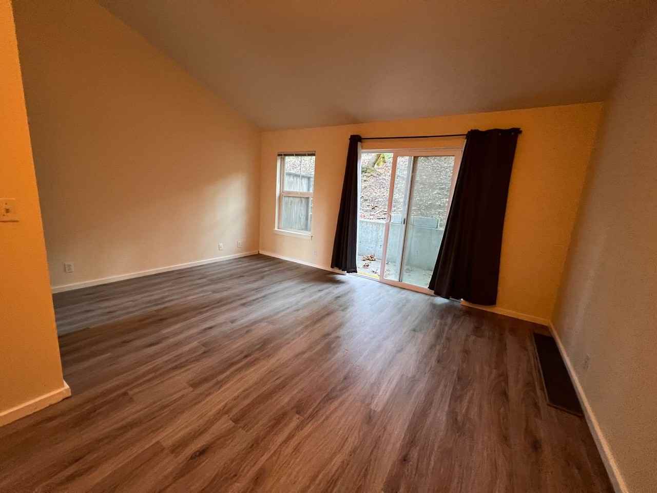 3926 Monroe St - Photo 4 of 11