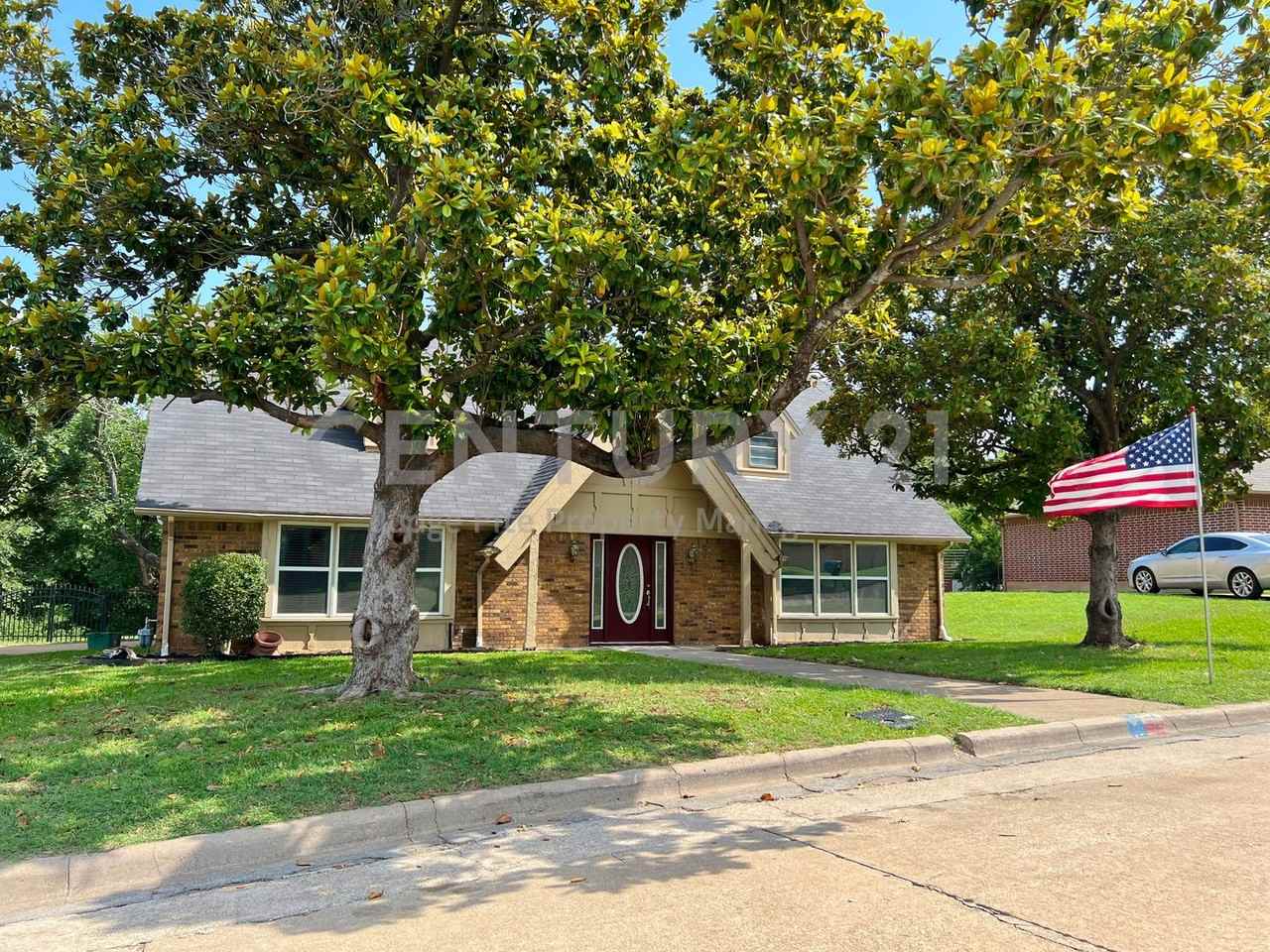 508 Trail Lake Pl