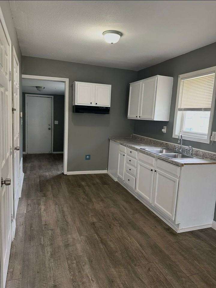 1539 Topping Ave - Photo 4 of 15