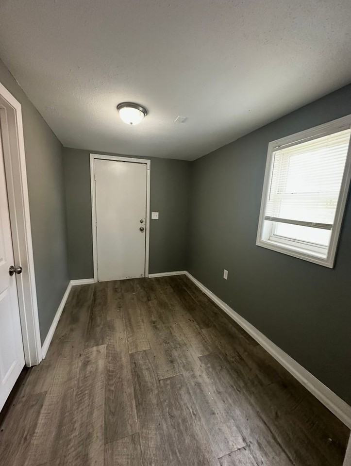 1539 Topping Ave - Photo 5 of 15