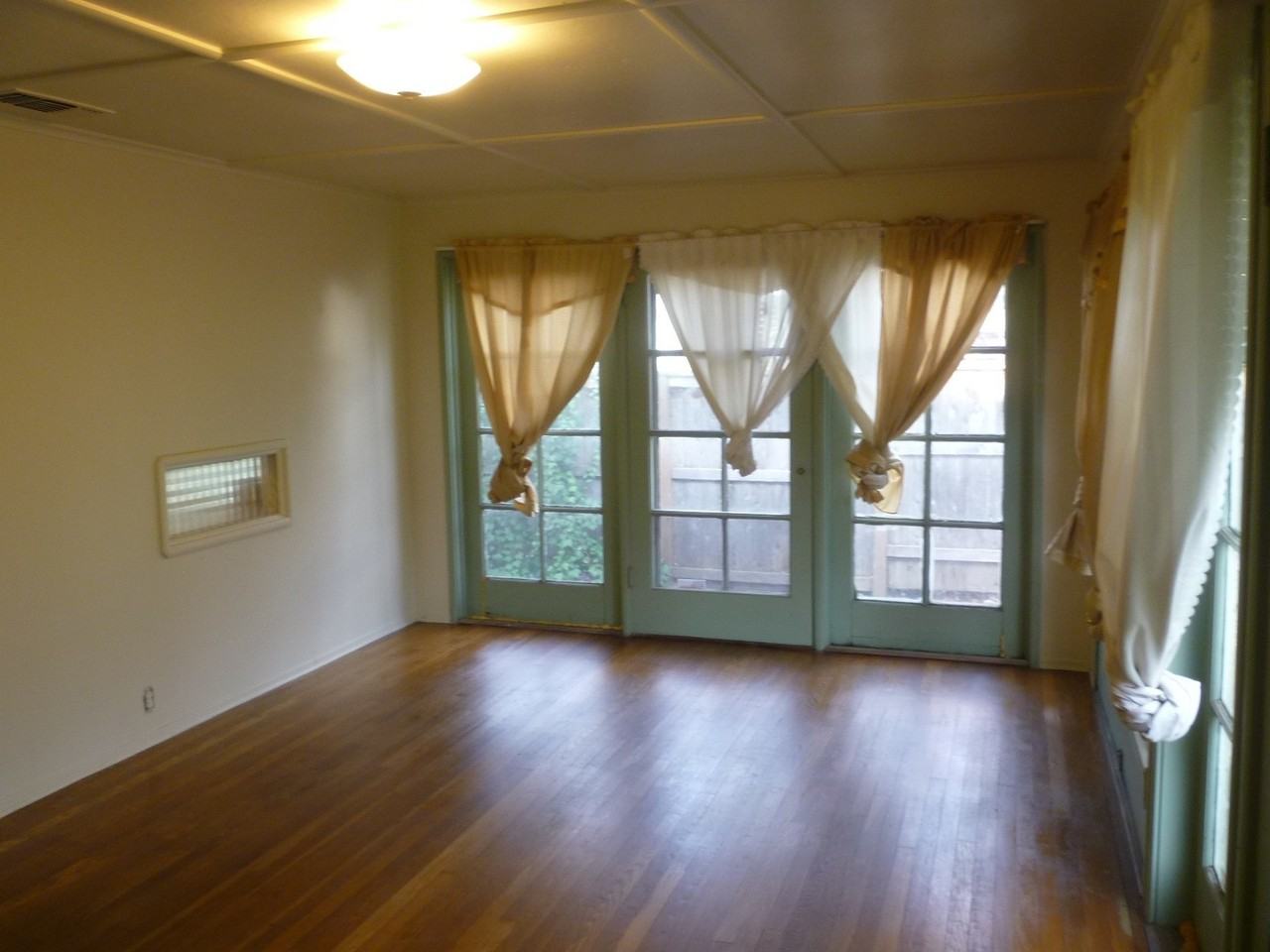 1153 Arcadian Ave - Photo 5 of 35