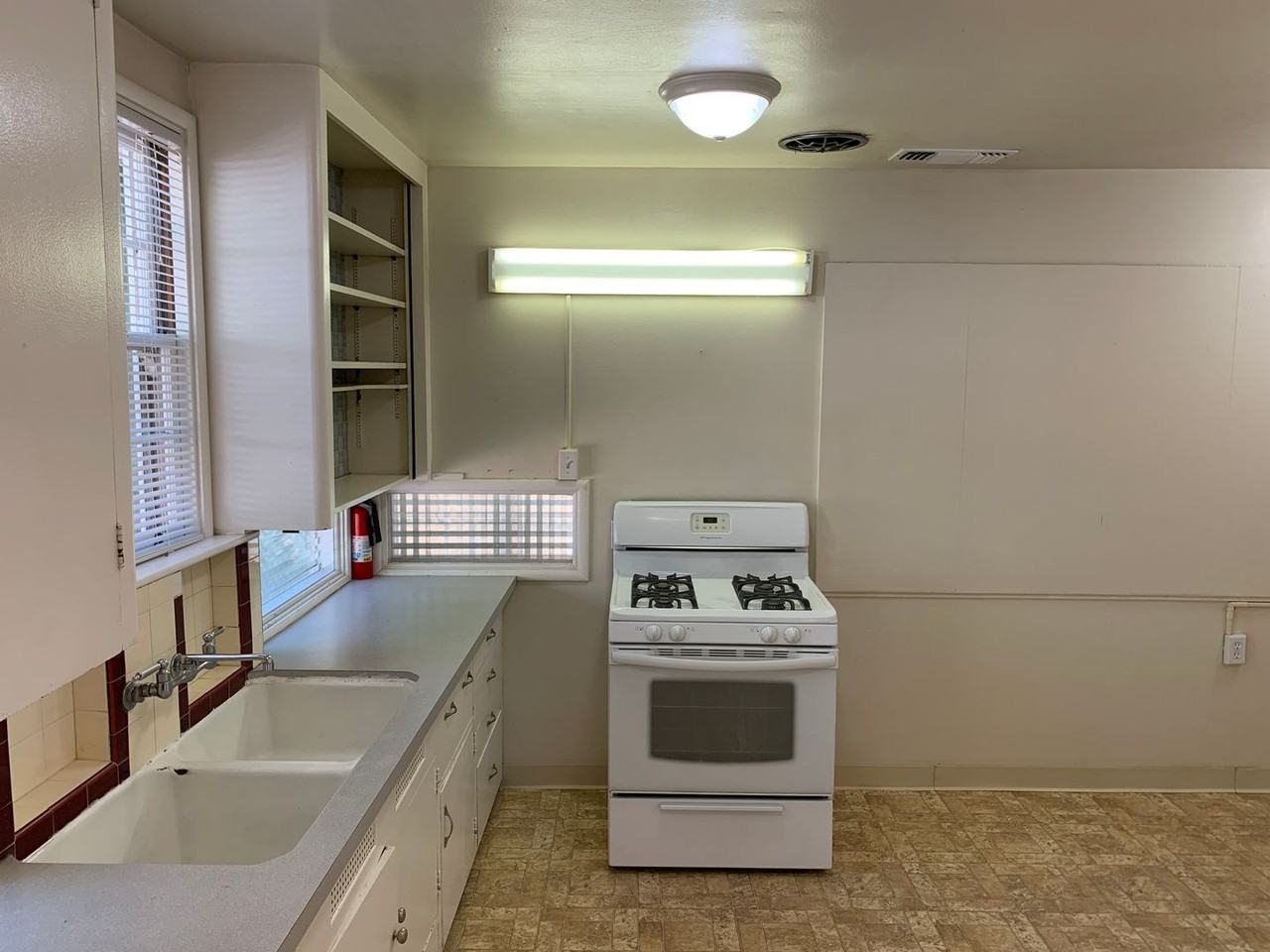 1153 Arcadian Ave - Photo 6 of 42