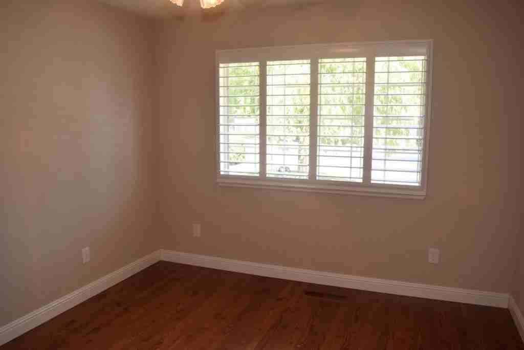 1657 Stone Way - Photo 3 of 34