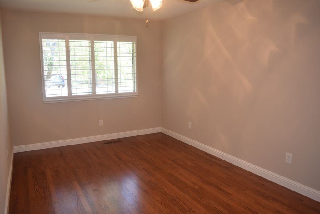 1657 Stone Way - Photo 4 of 34