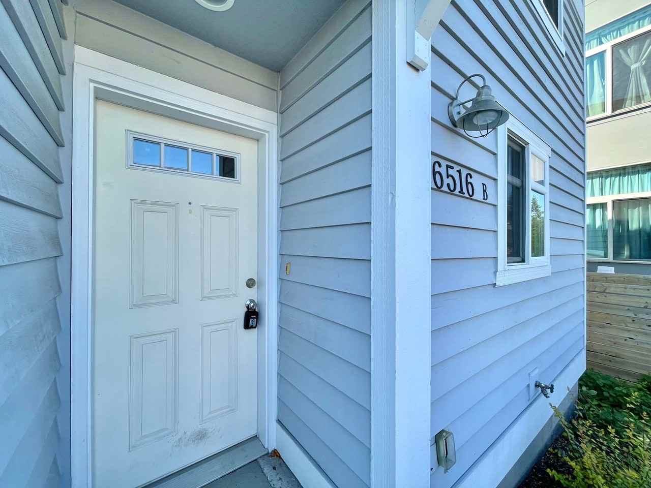 6516 34th Ave Ne #B - Photo 2 of 15