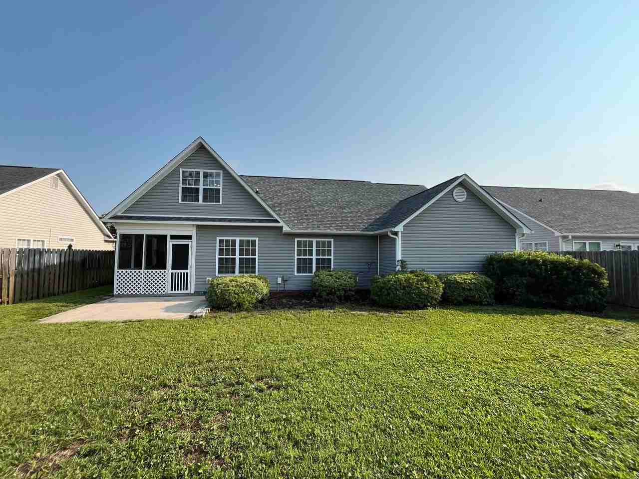 642 Hillside Dr - Photo 2 of 43