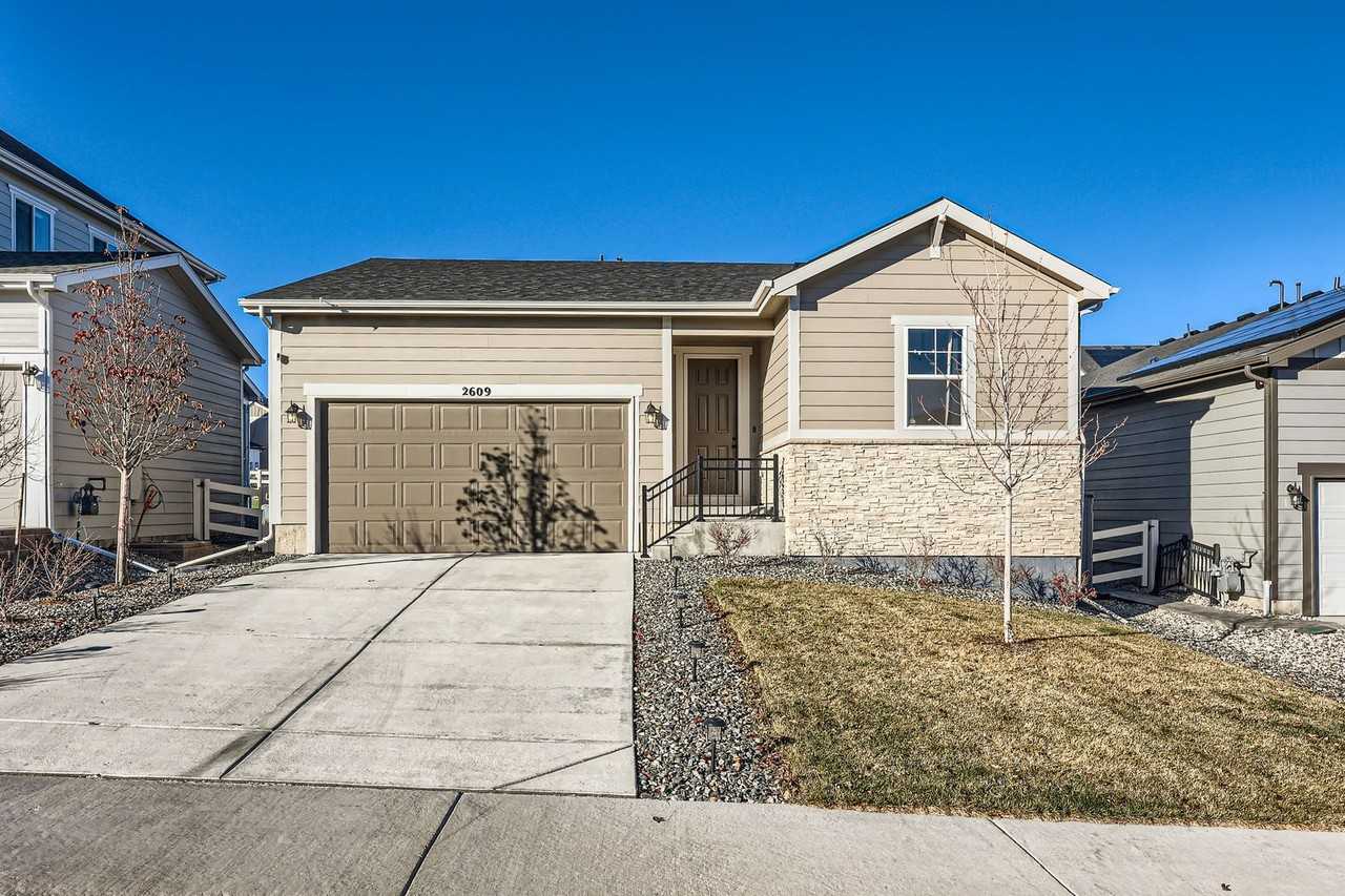 2609 Villageview Ln - Photo 2 of 37
