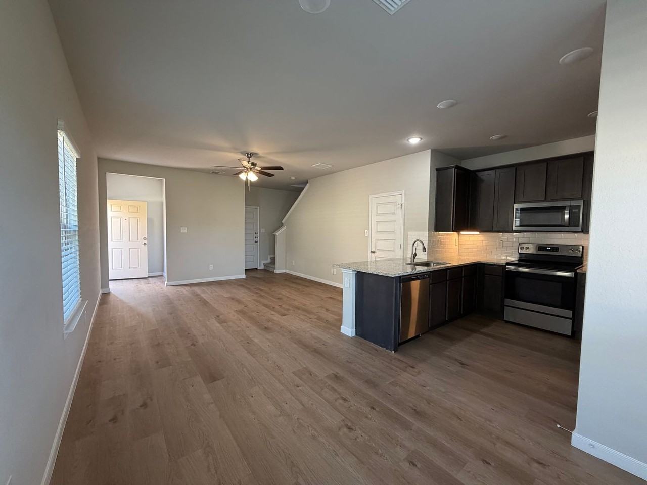 466 Emma Dr - Photo 5 of 25