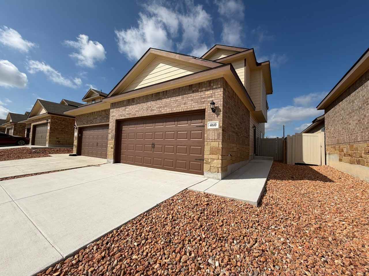 460 Emma Dr - Photo 3 of 23
