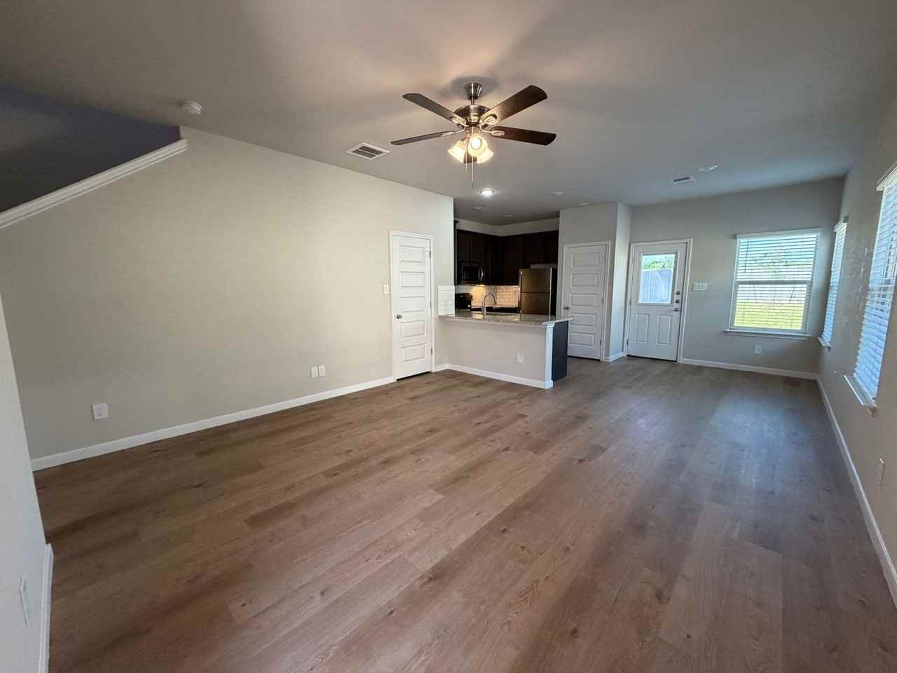 460 Emma Dr - Photo 6 of 23