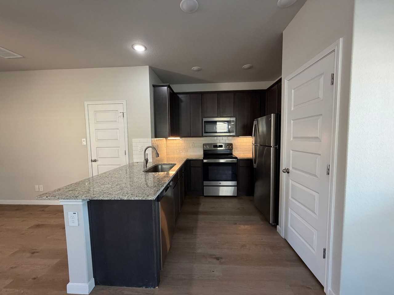 460 Emma Dr - Photo 7 of 23