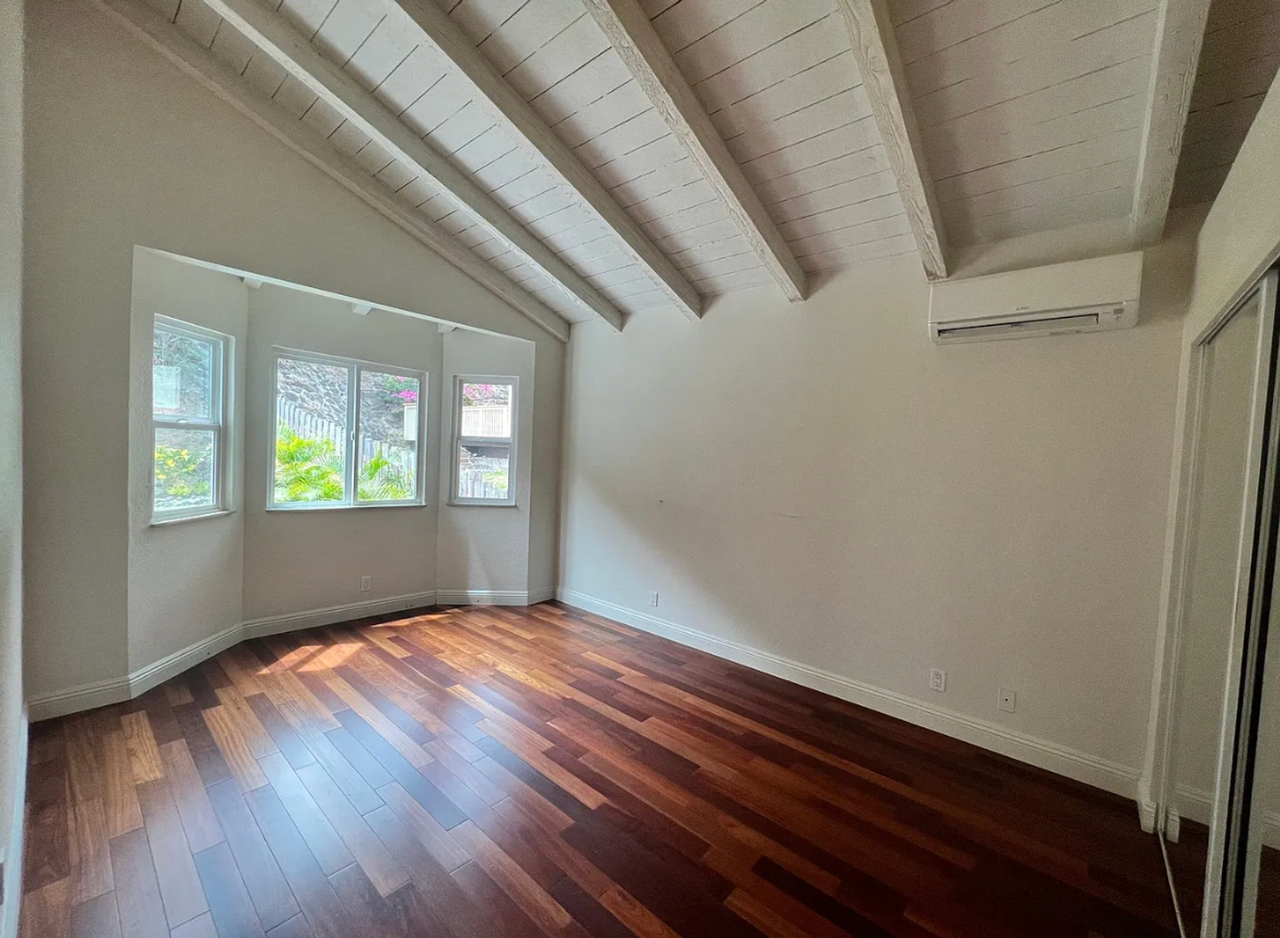 826 Kealahou St - Photo 7 of 12