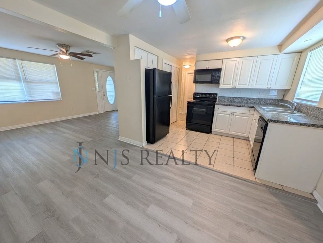 3814 Linkwood St - Photo 4 of 15