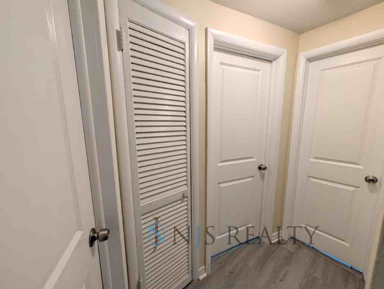 3814 Linkwood St - Photo 7 of 15
