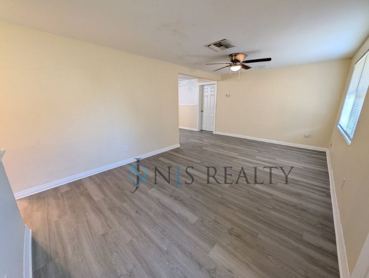 3814 Linkwood St - Photo 6 of 15