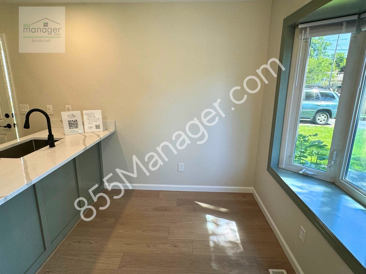 1040 Lalond Ave - Photo 4 of 24