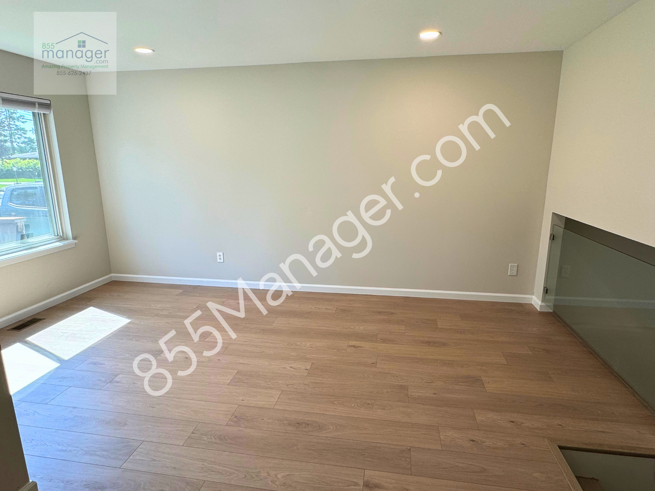 1040 Lalond Ave - Photo 5 of 24