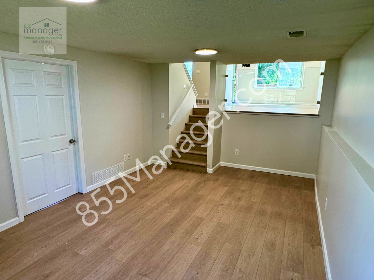 1040 Lalond Ave - Photo 6 of 24