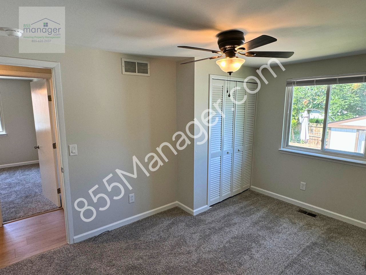 1040 Lalond Ave - Photo 7 of 24
