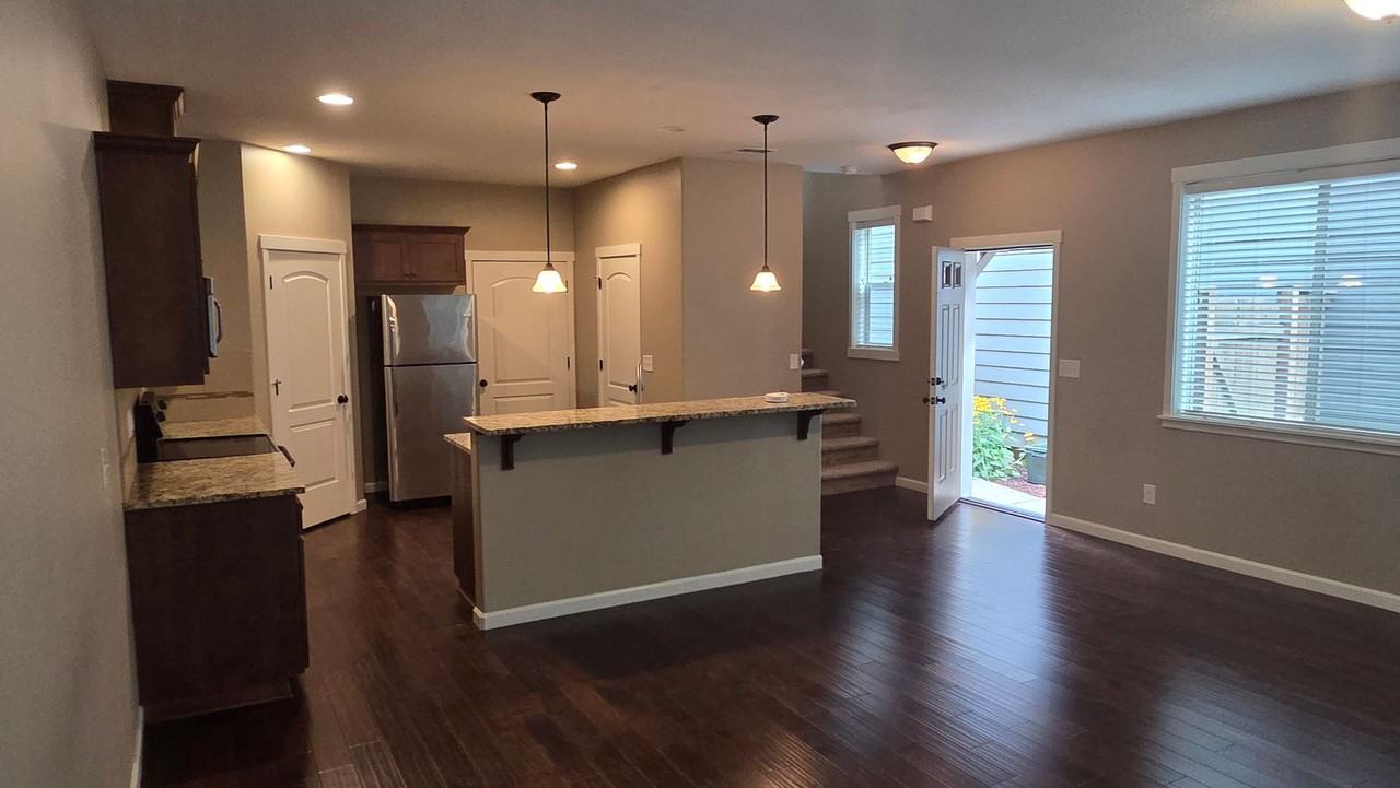 2710 Ne 130th Ct - Photo 5 of 9