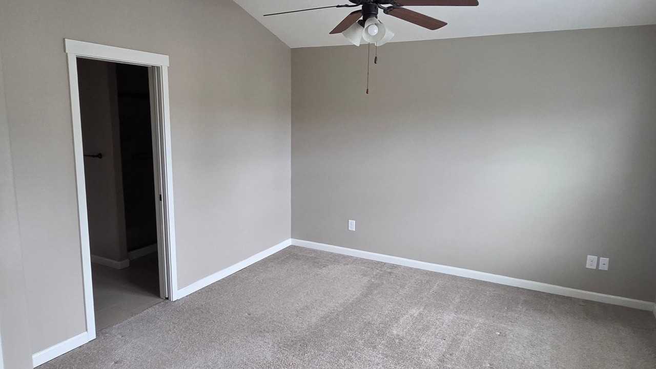 2710 Ne 130th Ct - Photo 6 of 9