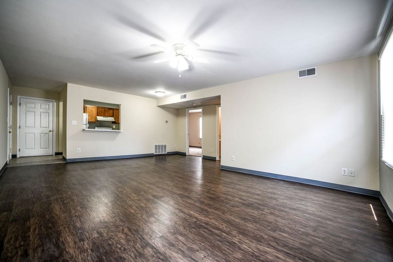 152 W Lee St #1 - Photo 2 of 5
