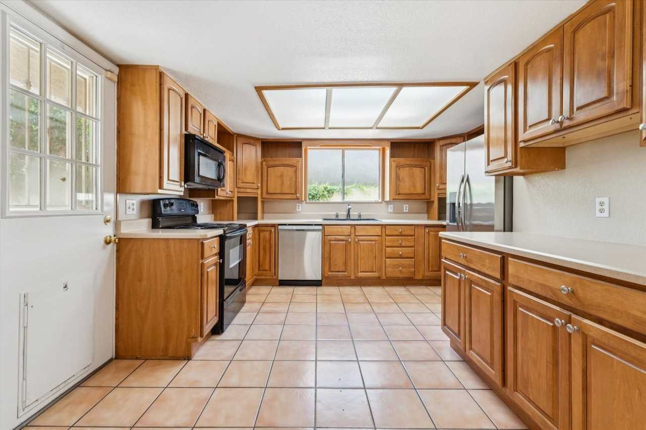 1743 E Tara Dr - Photo 7 of 20