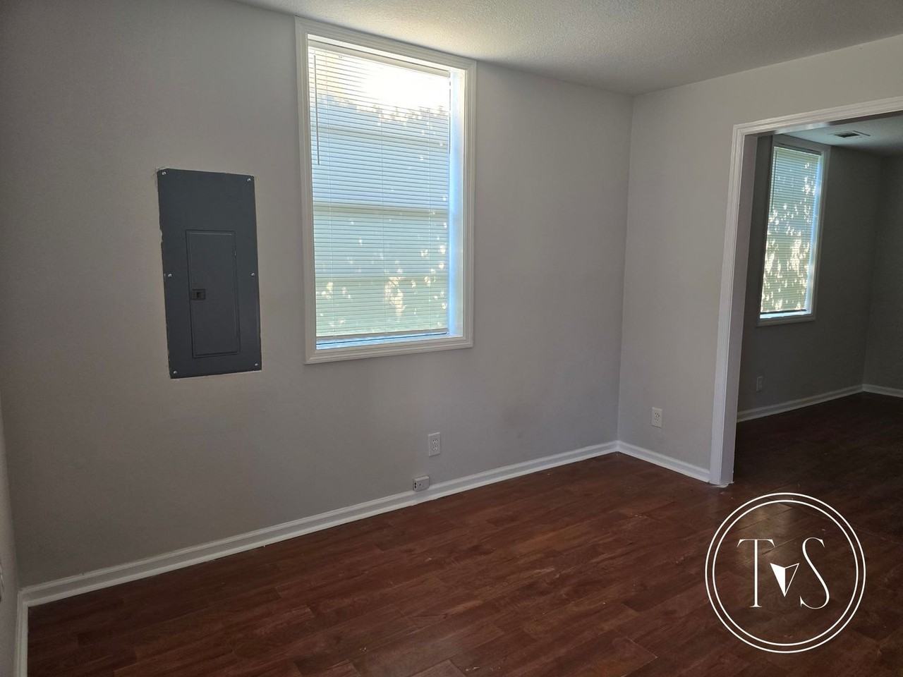 503 Gould St - Photo 3 of 18