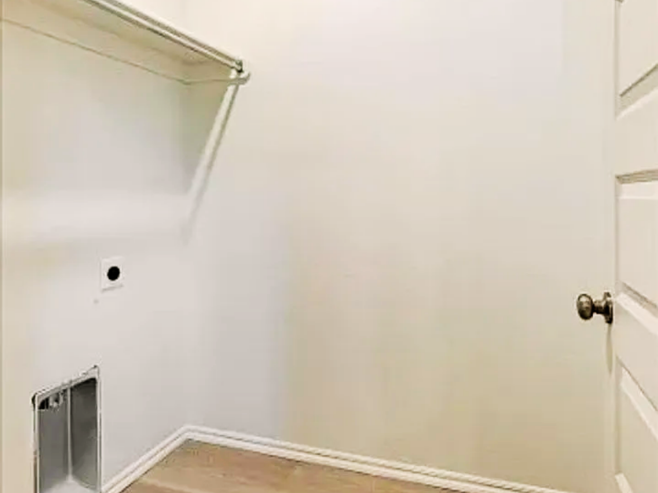 1310 Sw New York Ave - Photo 4 of 10