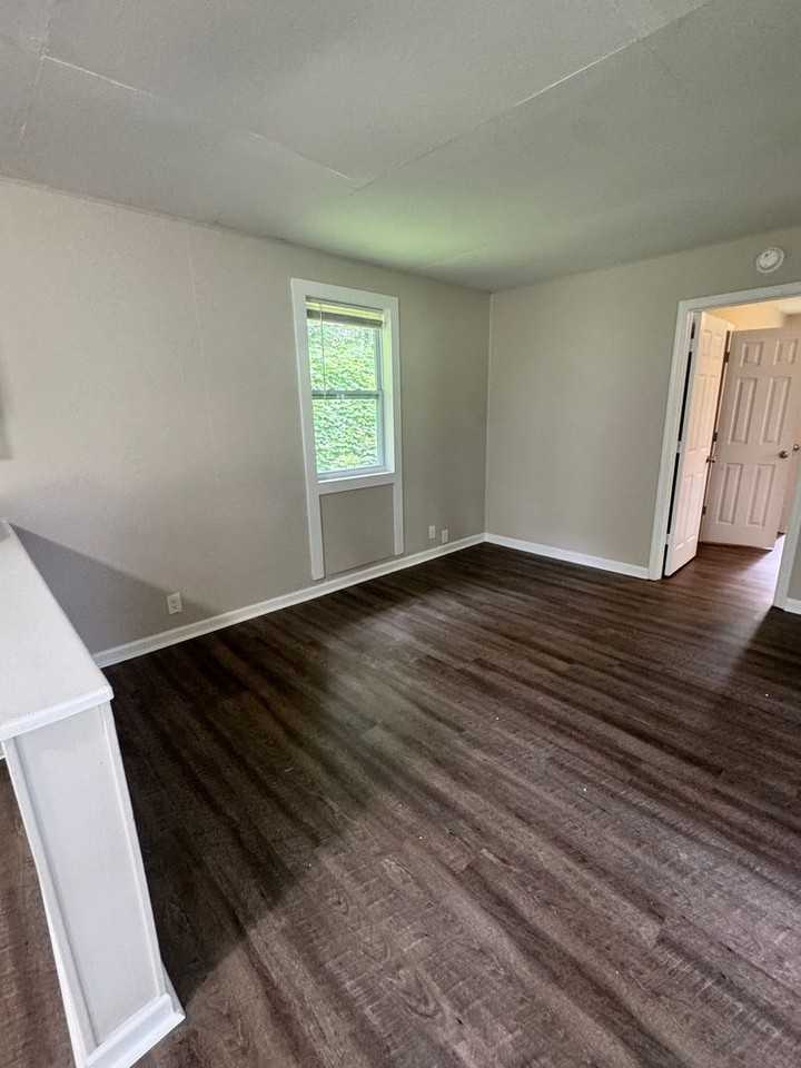 307 Crawford Ln - Photo 6 of 7