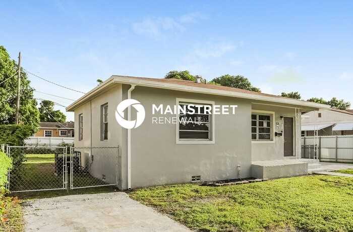 2910 Nw 70th Ter - Photo 2 of 15