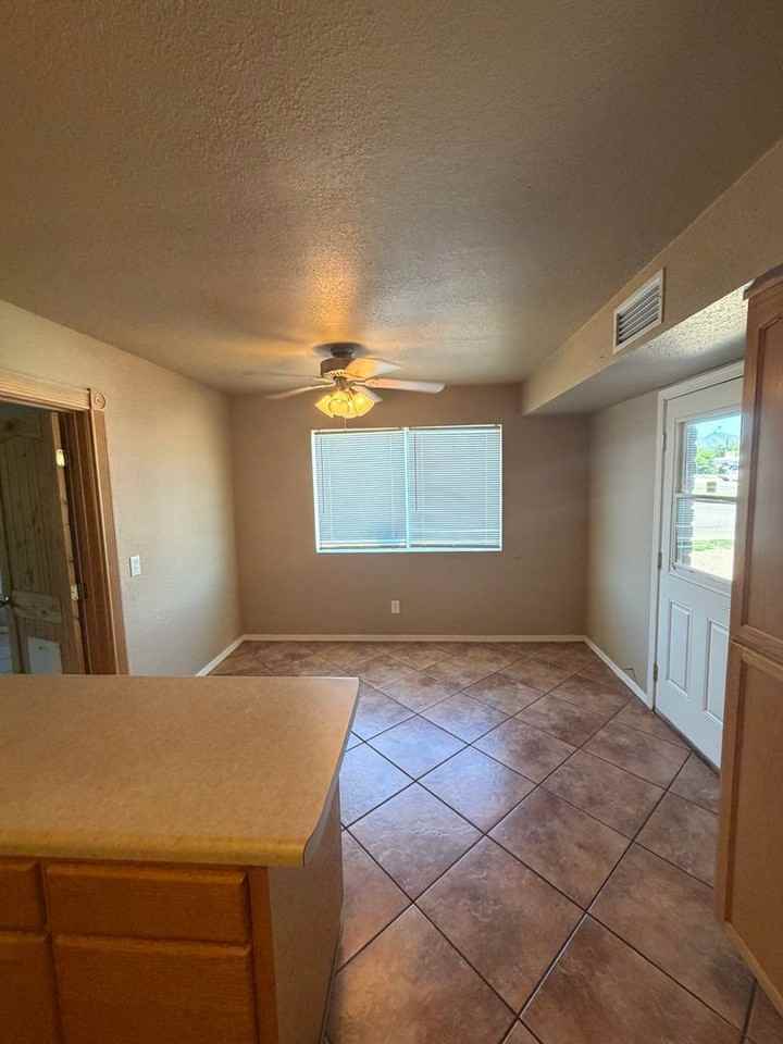 164 E Martin Dr - Photo 6 of 20