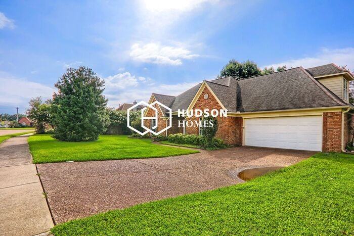 6519 Daybreak Dr - Photo 3 of 33