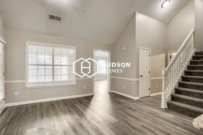6519 Daybreak Dr - Photo 4 of 33
