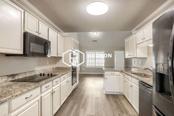 6519 Daybreak Dr - Photo 6 of 33
