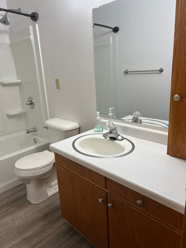 603 N Main St - Photo 5 of 7