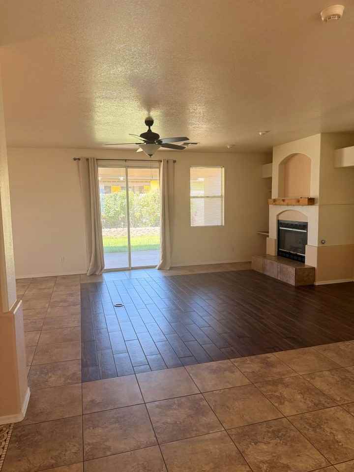 3630 River Rock Ct - Photo 4 of 29
