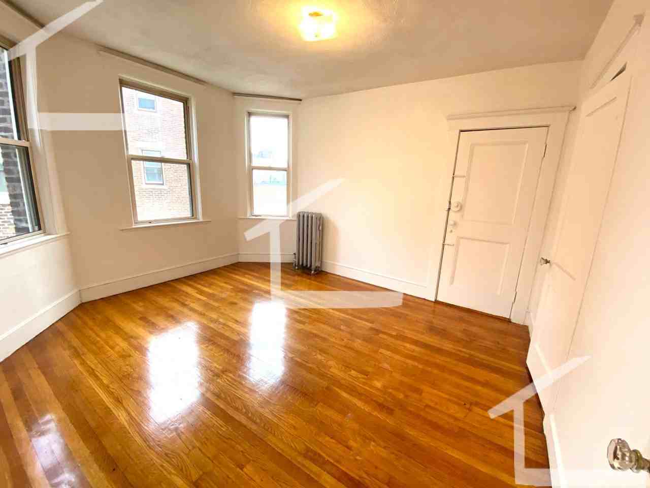 13 Scottfield Rd - Photo 3 of 15